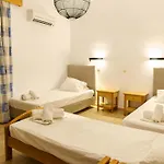 Manos Pension
